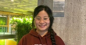 Cô gái khiếm thị trúng tuyển thạc sĩ Đại học Harvard, Oxford, Stanford