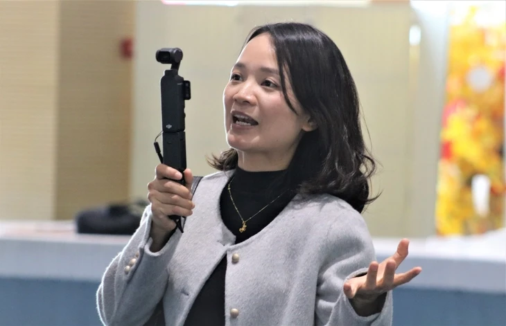 Cô gái Trung Quốc kể chuyện bằng tiếng Việt Cô gái Trung Quốc kể chuyện bằng tiếng Việt