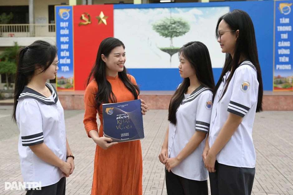 Cô giáo 9x ở Ninh Bình trúng cử đại biểu Quốc hội khóa XVI Cô giáo 9x ở Ninh Bình trúng cử đại biểu Quốc hội khóa XVI