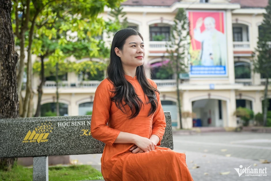 Cô giáo 9x trường chuyên nổi tiếng Ninh Bình trúng cử đại biểu Quốc hội Cô giáo 9x trường chuyên nổi tiếng Ninh Bình trúng cử đại biểu Quốc hội