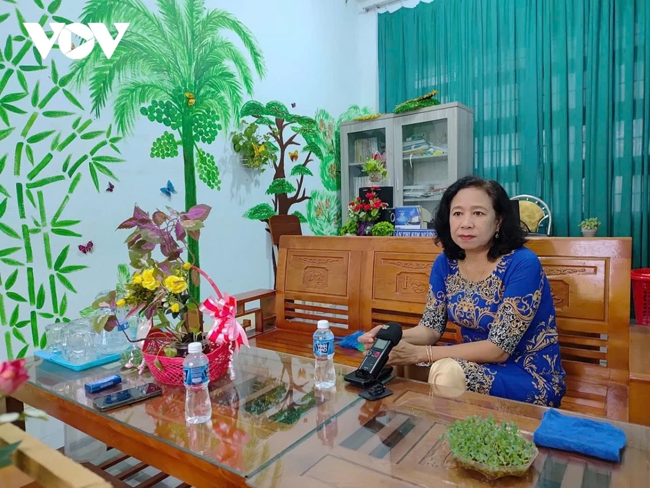 Cô giáo Chăm “giữ lửa” với nghề Cô giáo Chăm “giữ lửa” với nghề