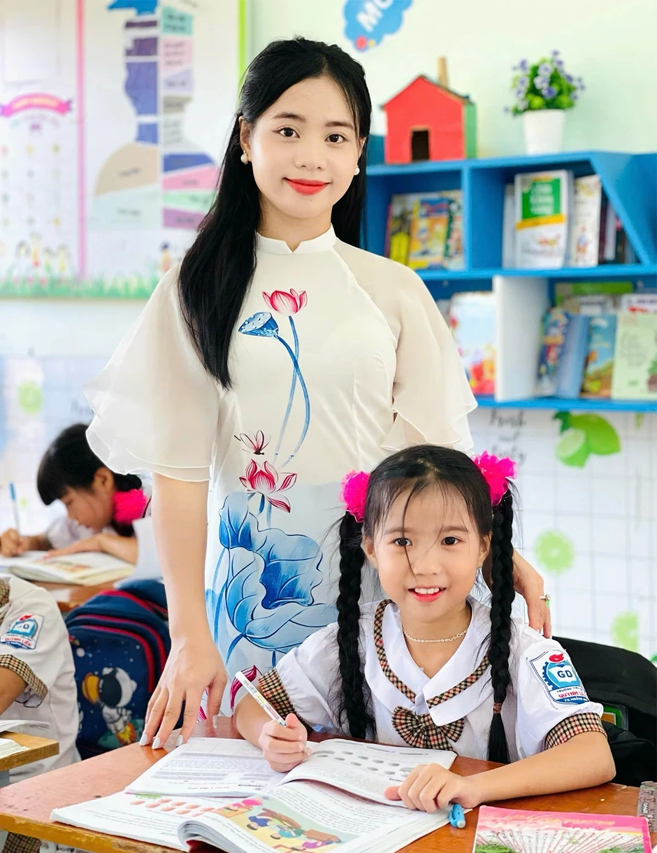 Cô giáo Ơ Đu trở thành nữ đại biểu Quốc hội trẻ nhất cả nước Cô giáo Ơ Đu trở thành nữ đại biểu Quốc hội trẻ nhất cả nước