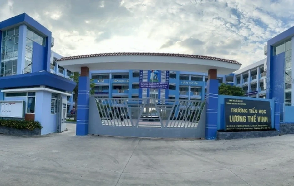 Cô giáo phạt học sinh tự chích kim tiêm vào tay: Vượt mọi sức tưởng tượng Cô giáo phạt học sinh tự chích kim tiêm vào tay: Vượt mọi sức tưởng tượng