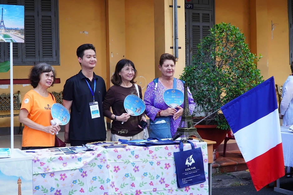 Cơ hội việc làm cho học sinh, sinh viên học tiếng Pháp Cơ hội việc làm cho học sinh, sinh viên học tiếng Pháp