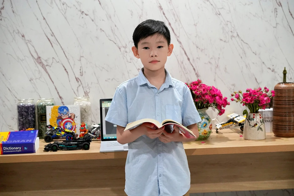 Con học lớp 4 đạt IELTS 7.5, ông bố Hà Tĩnh nói thẳng về tranh cãi: Thi sớm để lấy thành tích, "ép chín" trẻ! Con học lớp 4 đạt IELTS 7.5, ông bố Hà Tĩnh nói thẳng về tranh cãi: Thi sớm để lấy thành tích, "ép chín" trẻ!