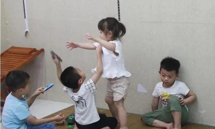 Con thông minh kiểu này thì bố mẹ nên cẩn thận hơn là vui mừng Con thông minh kiểu này thì bố mẹ nên cẩn thận hơn là vui mừng