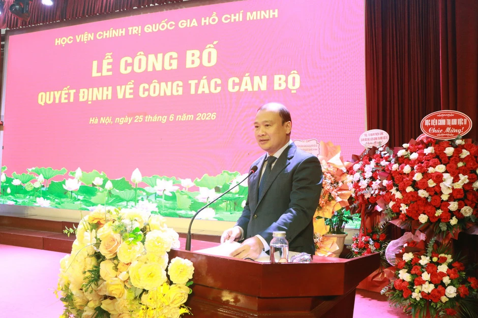 Công bố quyết định bổ nhiệm lại Giám đốc Học viện Báo chí và Tuyên truyền Công bố quyết định bổ nhiệm lại Giám đốc Học viện Báo chí và Tuyên truyền