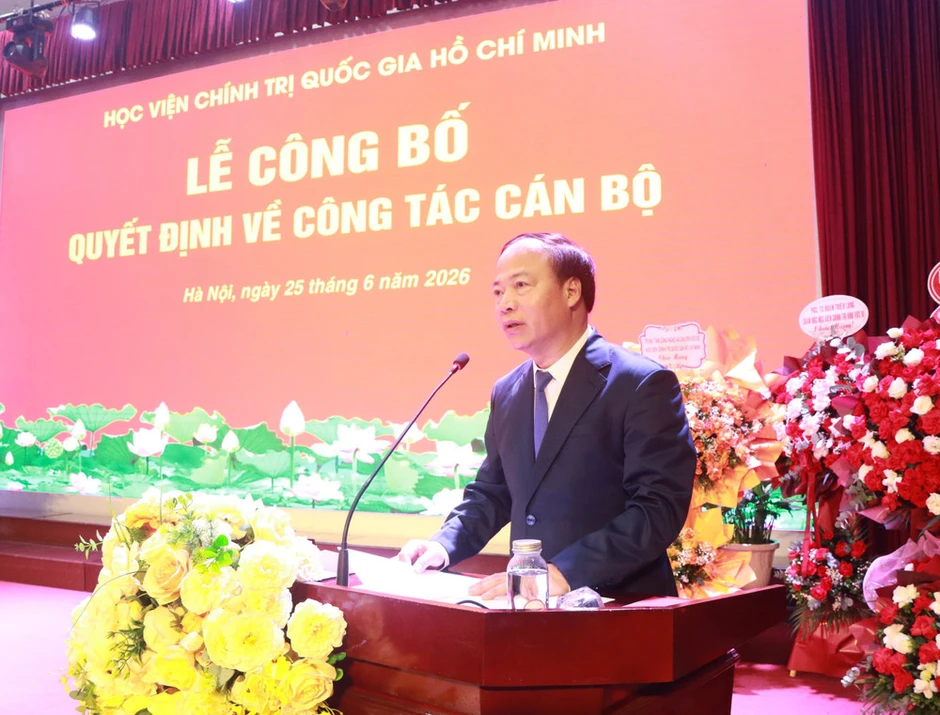 Công bố quyết định bổ nhiệm lại Giám đốc Học viện Báo chí và Tuyên truyền Công bố quyết định bổ nhiệm lại Giám đốc Học viện Báo chí và Tuyên truyền