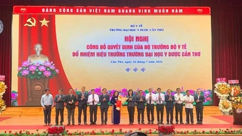 Công bố quyết định bổ nhiệm nữ Hiệu trưởng Trường đại học Y Dược Cần Thơ