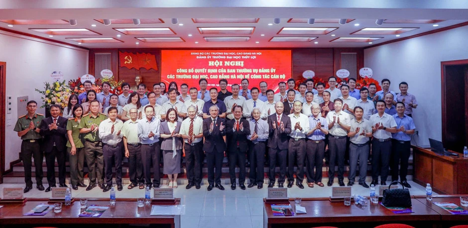 Công bố Quyết định chuẩn y Bí thư, Phó Bí thư Đảng ủy Trường đại học Thủy lợi Công bố Quyết định chuẩn y Bí thư, Phó Bí thư Đảng ủy Trường đại học Thủy lợi