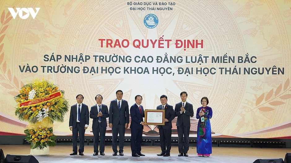 Công bố sáp nhập Trường Cao đẳng Luật miền Bắc vào Đại học Thái Nguyên Công bố sáp nhập Trường Cao đẳng Luật miền Bắc vào Đại học Thái Nguyên