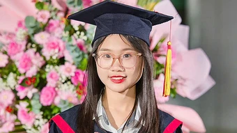 Cú 'hat-trick' chuyên Anh của nữ sinh đạt 8.5 IELTS