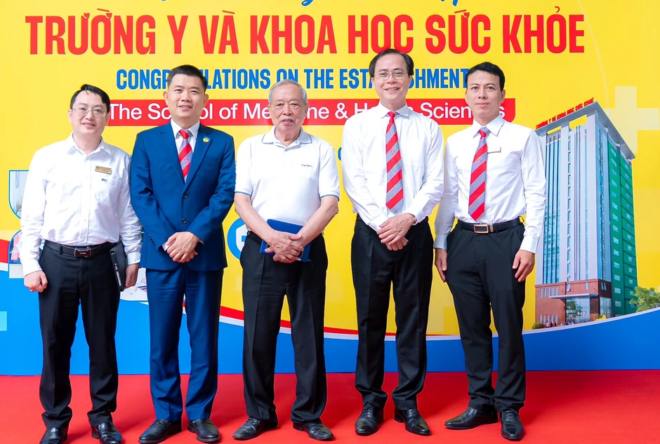 Cựu Hiệu trưởng Trường ĐH Y khoa Phạm Ngọc Thạch làm Hiệu trưởng Trường Y HUTECH Cựu Hiệu trưởng Trường ĐH Y khoa Phạm Ngọc Thạch làm Hiệu trưởng Trường Y HUTECH