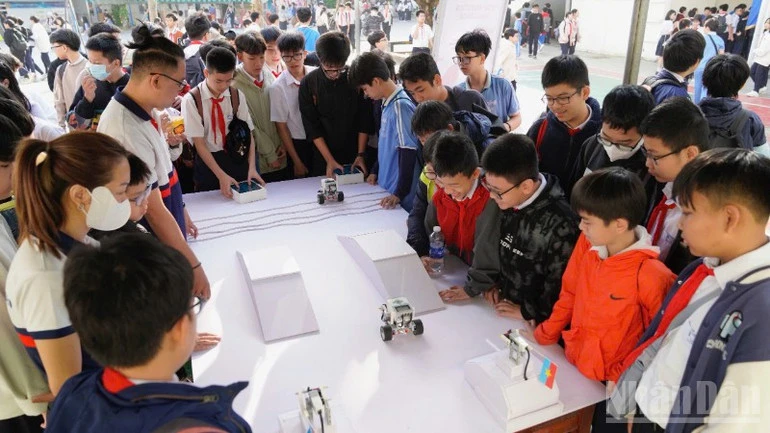 Đà Nẵng ban hành Nghị quyết thực hiện chính sách đặc biệt đối với học sinh giỏi các cấp Đà Nẵng ban hành Nghị quyết thực hiện chính sách đặc biệt đối với học sinh giỏi các cấp