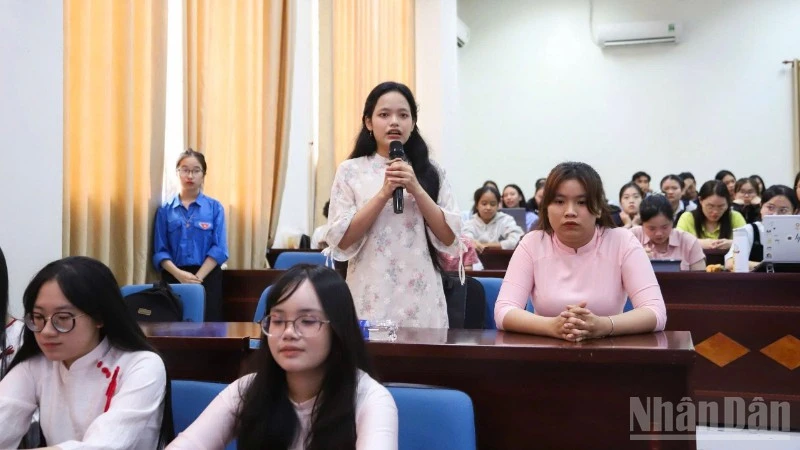 Đà Nẵng tổ chức tọa đàm về người thầy trong kỷ nguyên AI Đà Nẵng tổ chức tọa đàm về người thầy trong kỷ nguyên AI