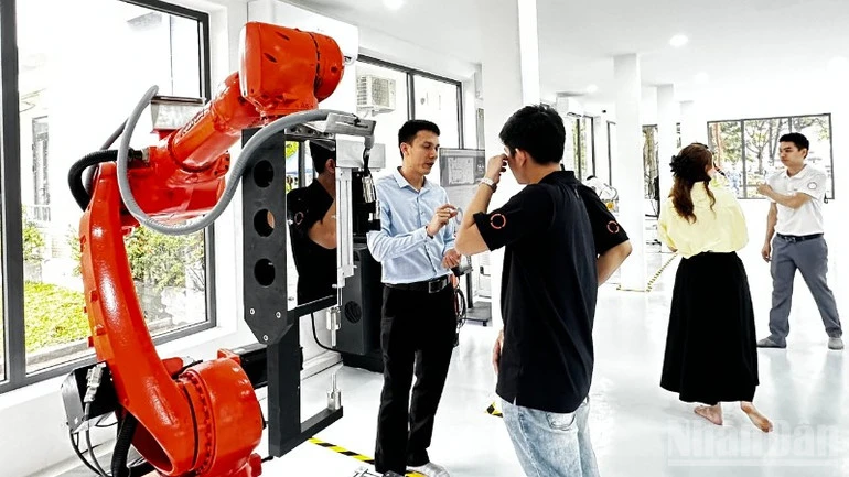 Đà Nẵng vinh danh, khen thưởng 170 sinh viên đoạt giải cao năm 2025 trong nghiên cứu khoa học Đà Nẵng vinh danh, khen thưởng 170 sinh viên đoạt giải cao năm 2025 trong nghiên cứu khoa học