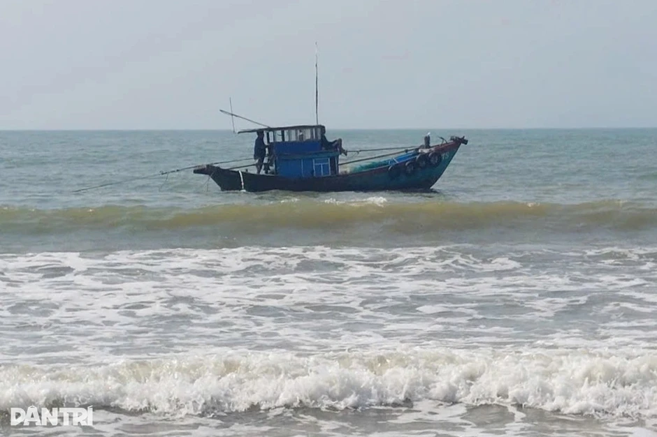 Đã tìm thấy nam sinh trường chuyên sau gần 2 ngày mất tích khi tắm biển Đã tìm thấy nam sinh trường chuyên sau gần 2 ngày mất tích khi tắm biển
