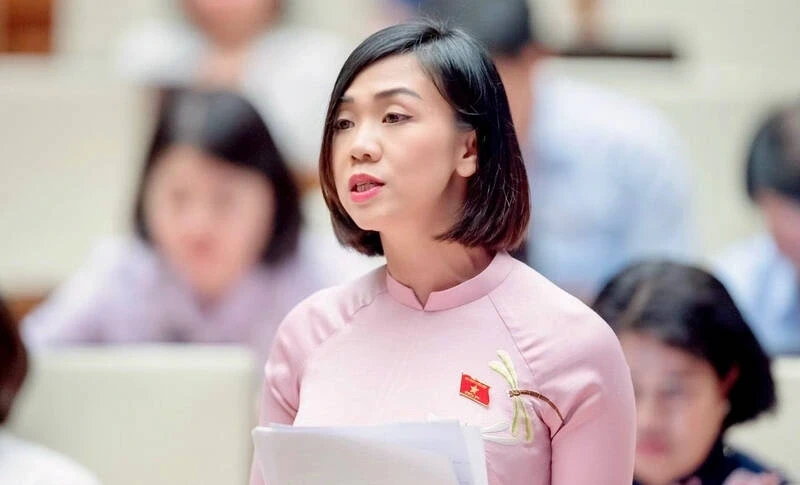 Đại biểu Quốc hội: Nhân lực bảo vệ trẻ em ở cơ sở đang "mỏng dịch vụ, dày thủ tục" Đại biểu Quốc hội: Nhân lực bảo vệ trẻ em ở cơ sở đang "mỏng dịch vụ, dày thủ tục"