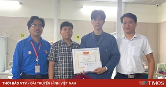 Đại học Bách khoa Hà Nội khen thưởng nam sinh dũng cảm lao vào đám cháy cứu 7 người