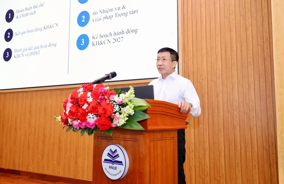 Đại học cần chuyển mạnh từ "nghiên cứu để công bố" sang tạo sản phẩm phục vụ phát triển đất nước Đại học cần chuyển mạnh từ "nghiên cứu để công bố" sang tạo sản phẩm phục vụ phát triển đất nước