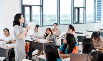 Đại học Kinh tế TP HCM tăng học phí