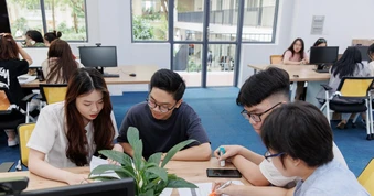 Đại học Kinh tế TP.HCM cho sinh viên nghỉ 9 ngày lễ Giỗ Tổ Hùng Vương và 30-4