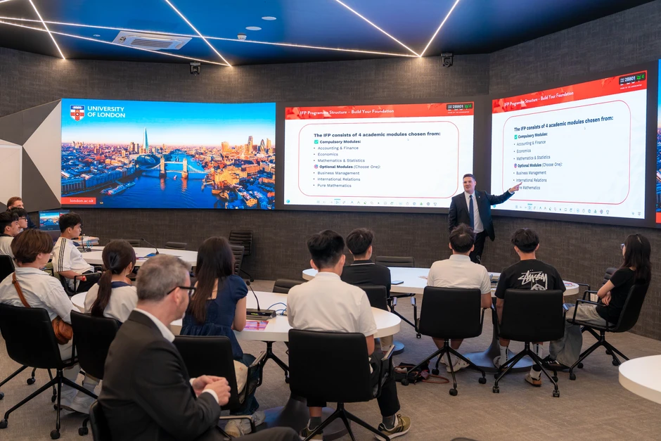Đại học London: Từ di sản của các lãnh đạo thế giới đến hành trình 15 năm tại Việt Nam