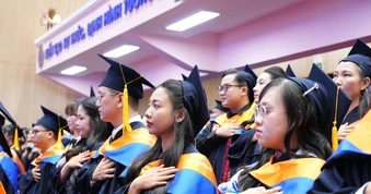 Đại học ở TP.HCM hỗ trợ đến 560 triệu đồng/người cho học viên sau đại học