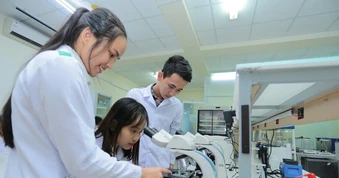 Đại học ở TP.HCM ‘săn’ nhà khoa học giỏi, thu nhập lên đến 85 triệu đồng/tháng
