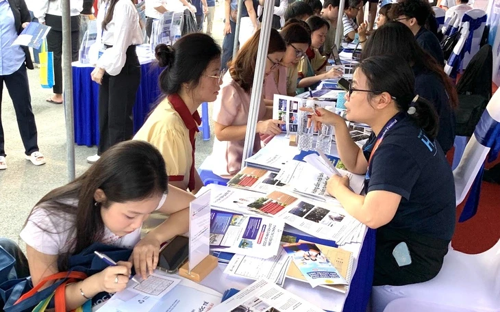 Đại học Quốc gia TP.HCM: Không chỉ bài báo, phải có sản phẩm ra thị trường