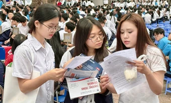 Đại học Thương mại giảm điểm quy đổi IELTS, tăng học phí
