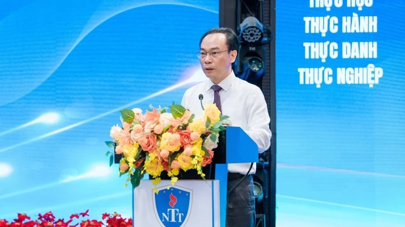 Đại học trước yêu cầu nâng chất lượng nguồn nhân lực Đại học trước yêu cầu nâng chất lượng nguồn nhân lực