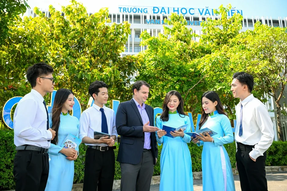 Đại học Văn Hiến triển khai nhiều chính sách học bổng, hỗ trợ học phí cho thí sinh 2K8 Đại học Văn Hiến triển khai nhiều chính sách học bổng, hỗ trợ học phí cho thí sinh 2K8