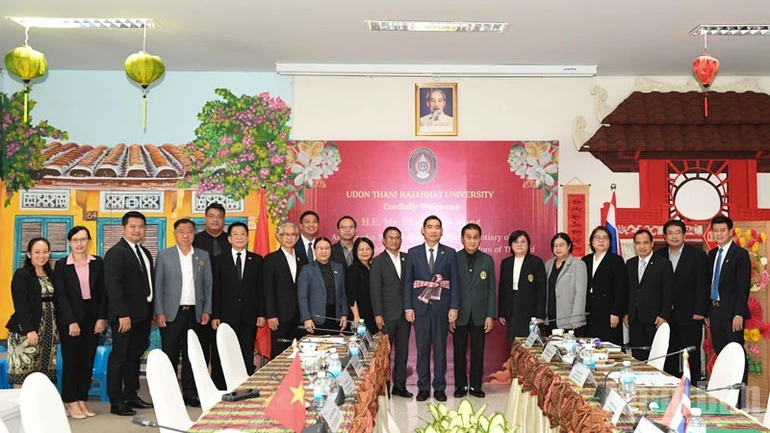 Đại sứ quán Việt Nam tại Thái Lan thúc đẩy hợp tác giáo dục giữa hai nước Đại sứ quán Việt Nam tại Thái Lan thúc đẩy hợp tác giáo dục giữa hai nước