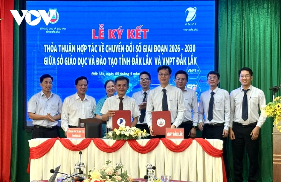 Đắk Lắk đẩy mạnh hợp tác, thúc đẩy chuyển đổi số trong giáo dục Đắk Lắk đẩy mạnh hợp tác, thúc đẩy chuyển đổi số trong giáo dục