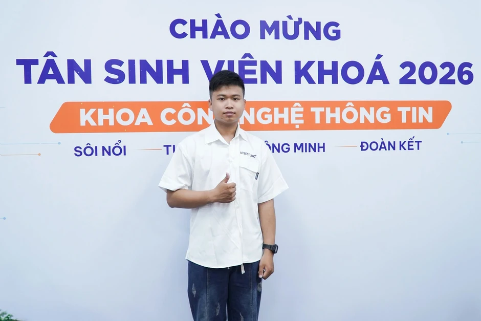 Dàn tân sinh viên nổi bật “đổ bộ” một trường đại học ở TPHCM Dàn tân sinh viên nổi bật “đổ bộ” một trường đại học ở TPHCM