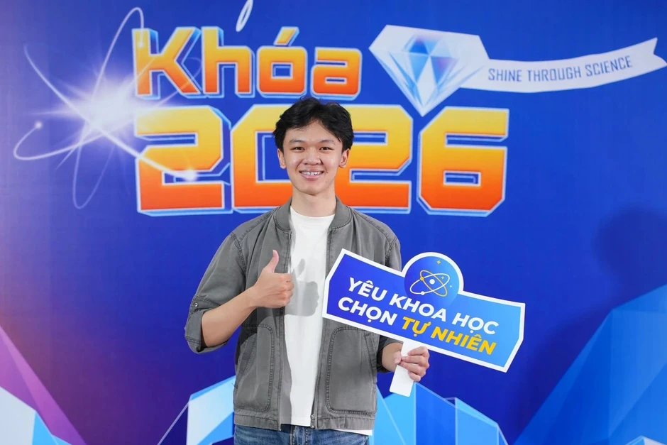 Dàn tân sinh viên nổi bật “đổ bộ” một trường đại học ở TPHCM Dàn tân sinh viên nổi bật “đổ bộ” một trường đại học ở TPHCM
