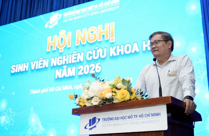 Dành 8% doanh thu học phí lập quỹ cho sinh viên nghiên cứu khoa học Dành 8% doanh thu học phí lập quỹ cho sinh viên nghiên cứu khoa học