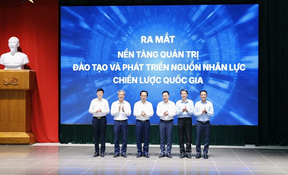 Đào tạo nhân lực công nghệ chiến lược: Từ mở rộng quy mô đến năng lực làm chủ Đào tạo nhân lực công nghệ chiến lược: Từ mở rộng quy mô đến năng lực làm chủ