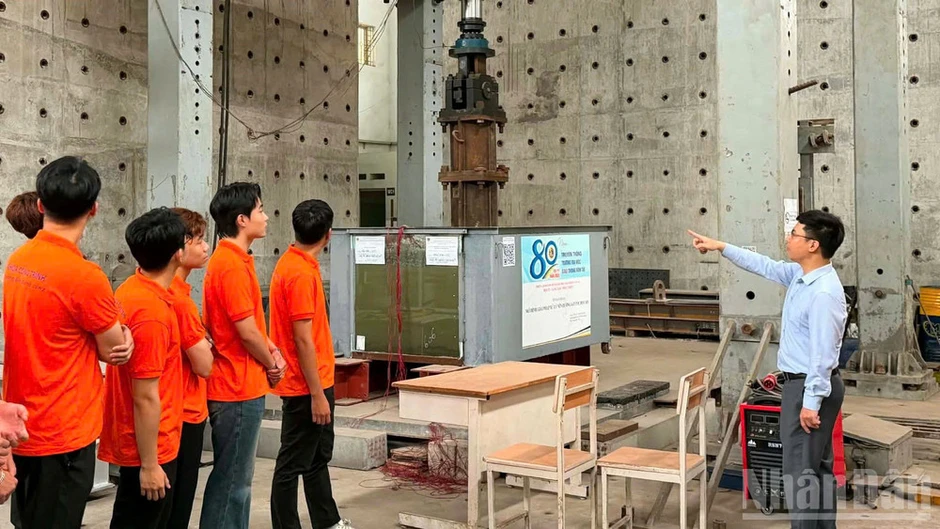 Đào tạo nhân lực đón đầu xu hướng giao thông hiện đại Đào tạo nhân lực đón đầu xu hướng giao thông hiện đại