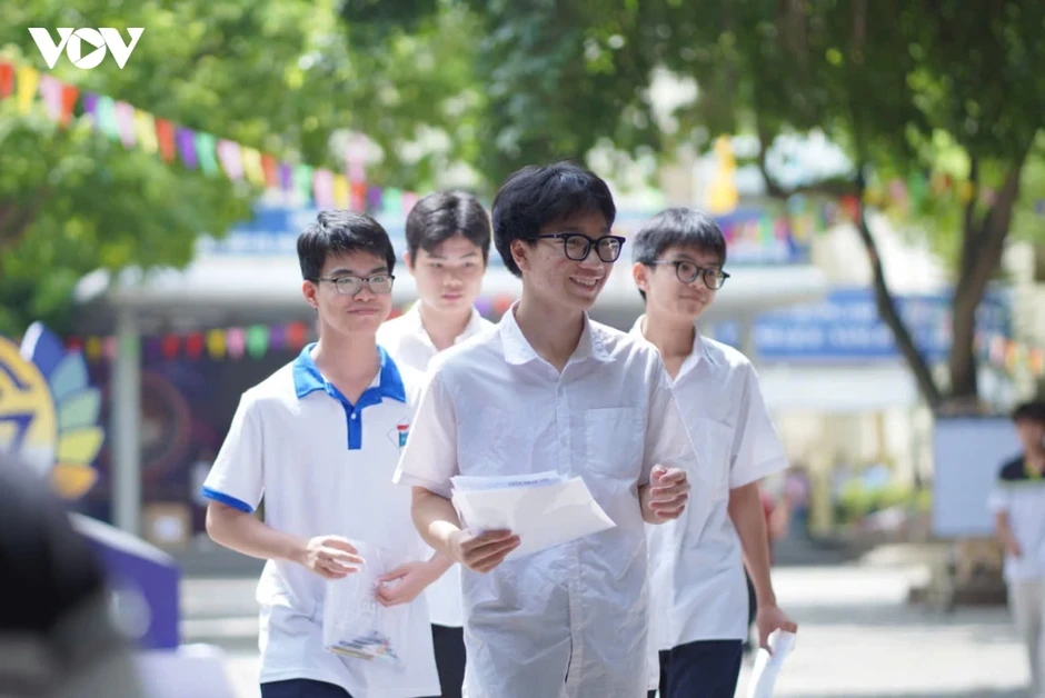 Đáp án môn Toán kỳ thi tuyển sinh lớp 10 công lập Hà Nội năm học 2026-2027 Đáp án môn Toán kỳ thi tuyển sinh lớp 10 công lập Hà Nội năm học 2026-2027