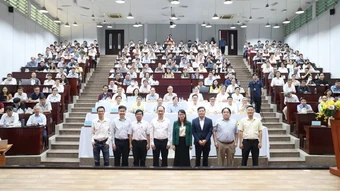 Dạy và học toán trong kỷ nguyên công nghệ