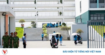 Đề Ngữ văn thi lại tốt nghiệp THPT Chuyên Tuyên Quang