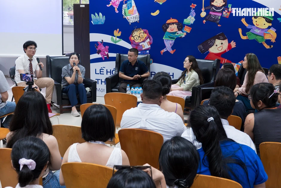 Để sách tranh 'sống' trong tuổi thơ chứ không chỉ là vật trang trí đóng bụi Để sách tranh 'sống' trong tuổi thơ chứ không chỉ là vật trang trí đóng bụi