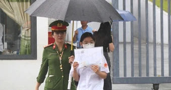 Đề thi lại môn tiếng Anh ở chuyên Tuyên Quang có độ phân hóa rõ