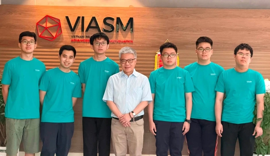 Đề thi Olympic Toán quốc tế 2026 Đề thi Olympic Toán quốc tế 2026