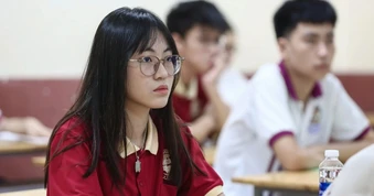 Đề thi tiếng Anh tốt nghiệp THPT có đang “đánh đố”, làm khó thí sinh?
