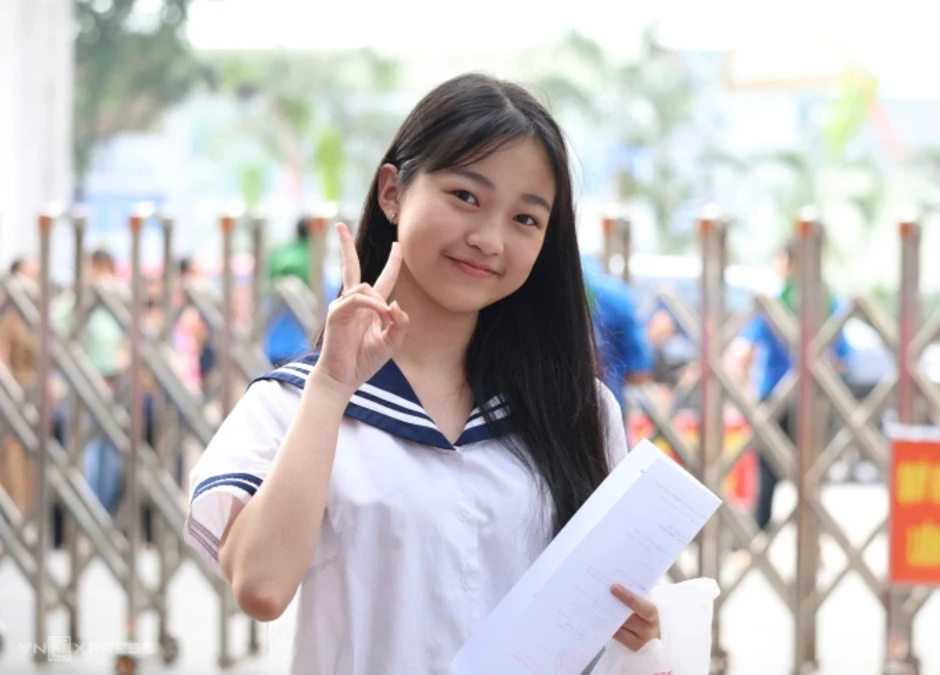 Đề thi Toán, Văn, Anh vào lớp 10 chuyên Khoa học xã hội và Nhân văn Đề thi Toán, Văn, Anh vào lớp 10 chuyên Khoa học xã hội và Nhân văn