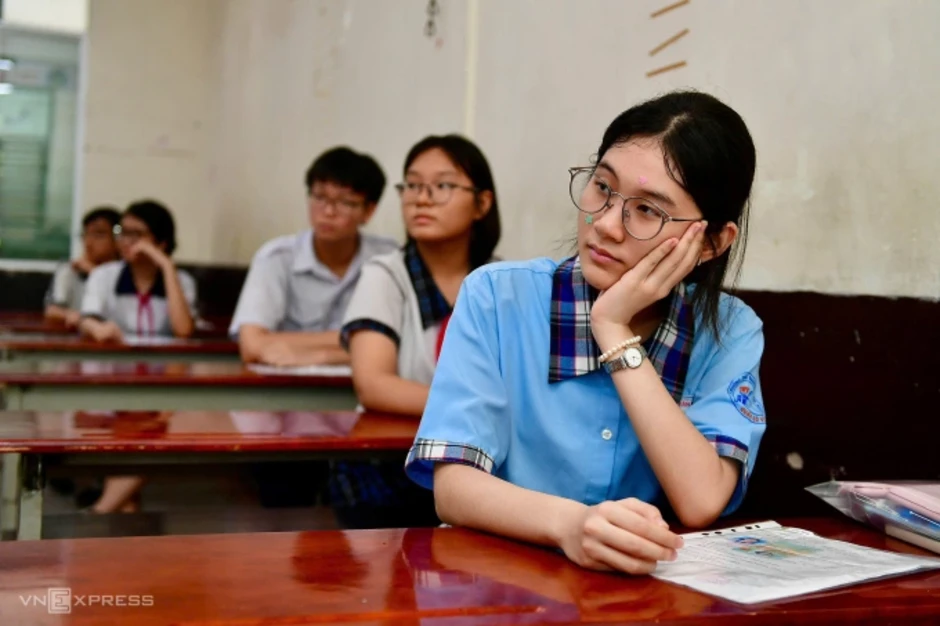Đề tiếng Anh thi lớp 10 TP HCM nhẹ nhàng nhưng khó 'mưa điểm 10'