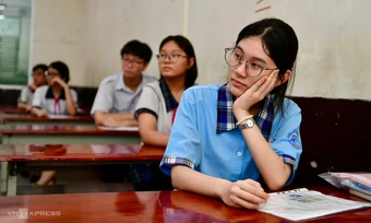 Đề tiếng Anh thi lớp 10 TP HCM nhẹ nhàng nhưng khó 'mưa điểm 10'